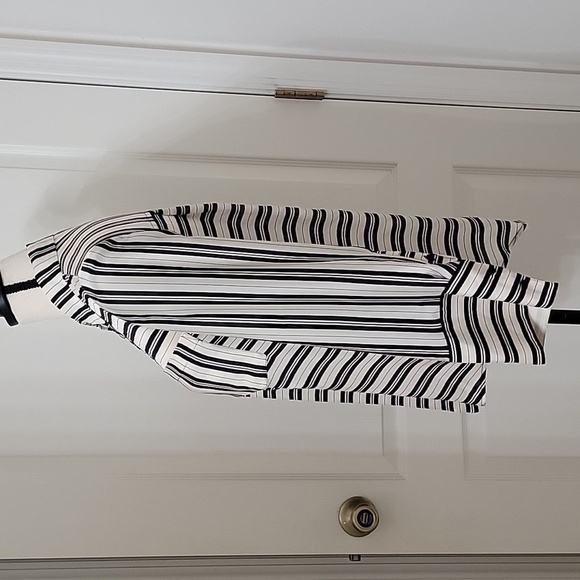 Club Monaco Size XS Black & Off-White Striped Kini Shirt, 100% Silk Gently Used - Picture 3 of 16